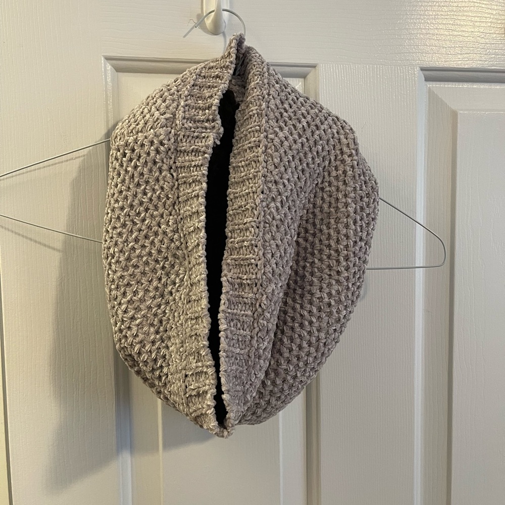 NWT. Snood. Melrose and Market. Lined with faux fur.